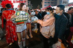 扬帆夜市小姐姐,点亮夜市烟火气的魅力女神