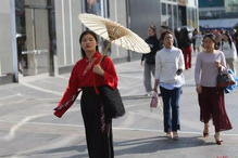 成都马路小姐姐,漫步繁华都市的时尚风景线